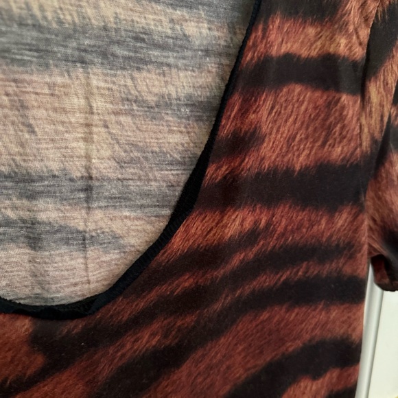 The Kooples Brown Black Tiger Graphic U-Neck T-Shirt 🐅 MEDIUM Top Tee - Picture 3 of 11